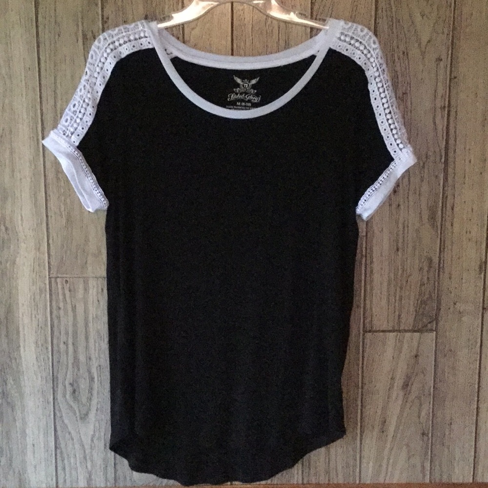 Woman’s casual short sleeve blouse M